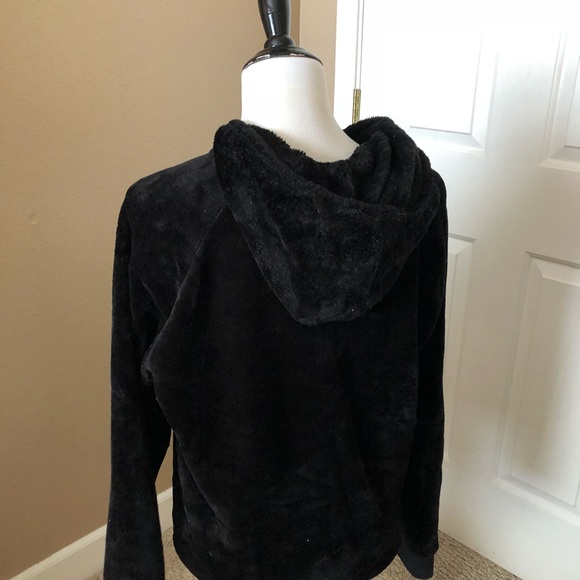 Black fuzzy sweater - Picture 2 of 3